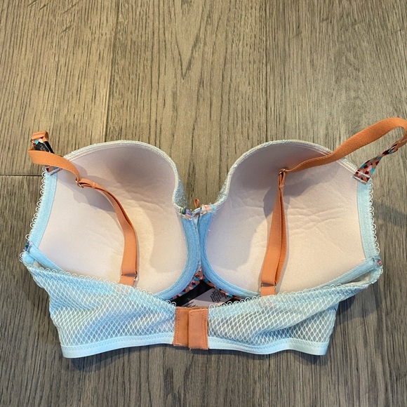 Victoria's Secret Multicolor Lace Bra - Picture 6 of 11